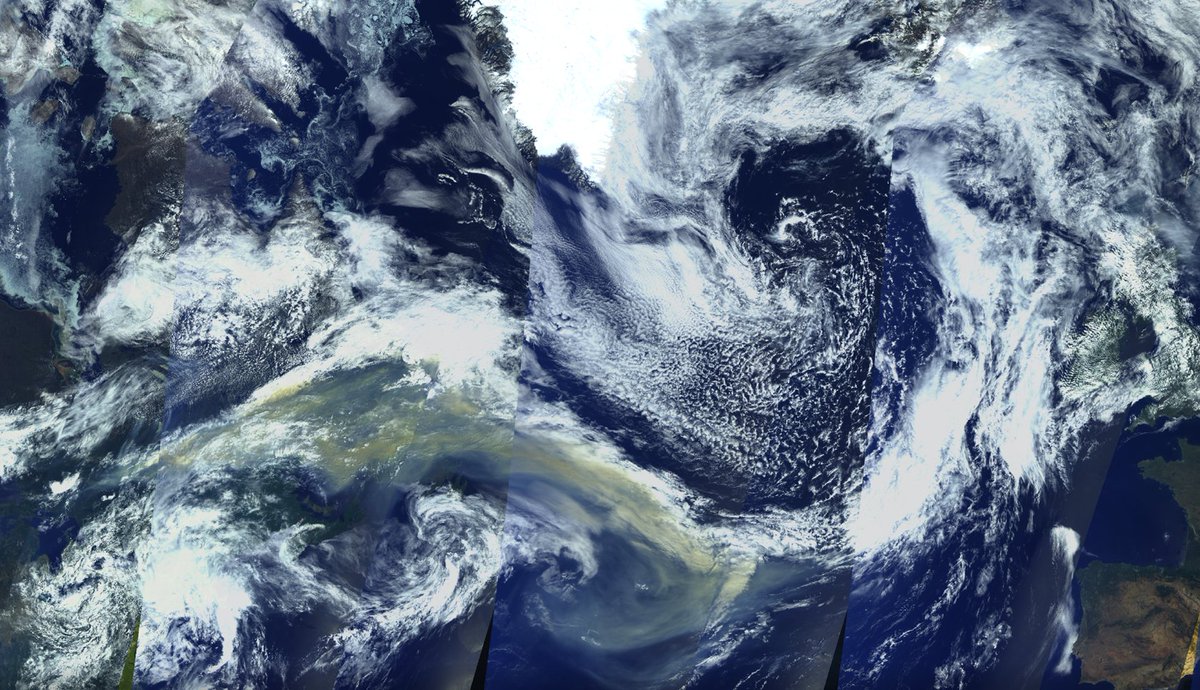 Large smoke plume from #CanadaWildfires 🔥 observed moving over the Atlantic Ocean towards #Europe from our Meteosat-10 satellite today (view.eumetsat.int), and on 25 June by the #Copernicus #Sentinel-3 satellite: bit.ly/46z3gci 
🛰️ #EO