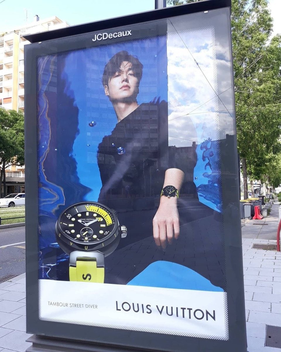 The man was in every new’s site/news paper because of #pachinko His face is on giant billboards/windows all over the world. People know his name/face worldwide because of Boss/FENDI and his dramas…and people with grasshopper IQ say #LeeMinHo is not relevant outside Korea 😂😂😂