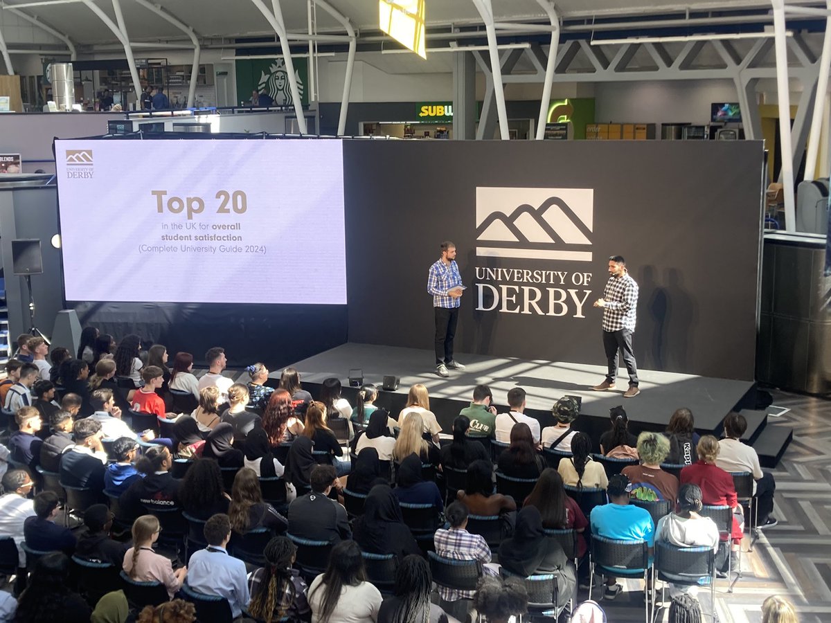 Who better to talk about their experiences of @DerbyUni than @DerbyUniAlumni @SiddiquiEdu @JackHolcombe2. What a start to the day! #DerbyOutreach