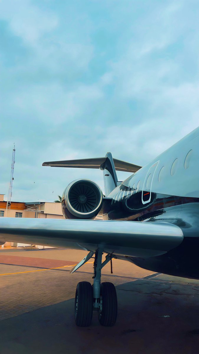 i_FlyAir's tweet image. Upgrade your travel experience with I-Fly's VIP Charter aircraft. Our luxury jet offers comfortable seating arrangements and tailored flights for your needs. Contact us to book your flight today. #iFly #VIPCharter #LuxuryJet #TravelInStyle #TravelExperience #FlyingExperience