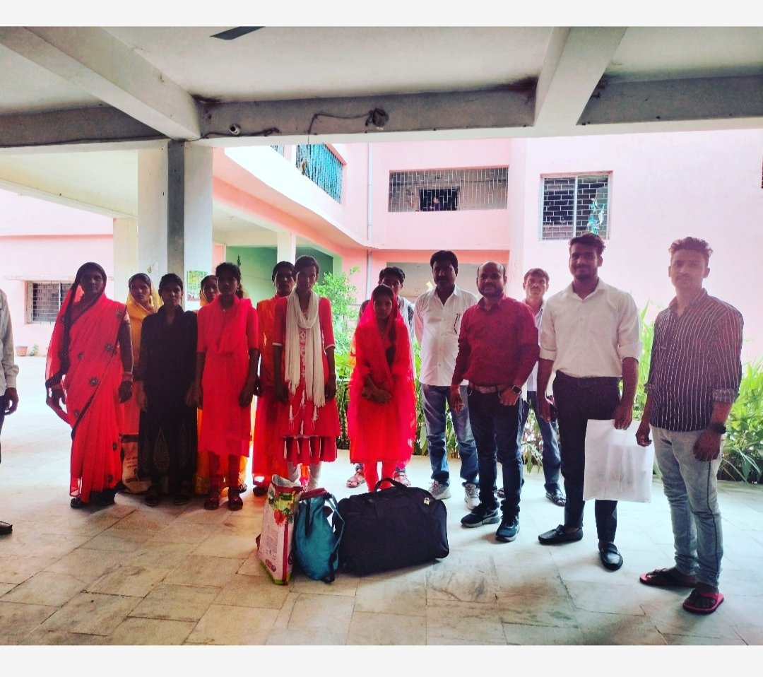 Today sent seven candidates for DDU-GKY Training in Chhattisgarh.
#ddugky #nrlm #jslps #picoftheday #workingtime