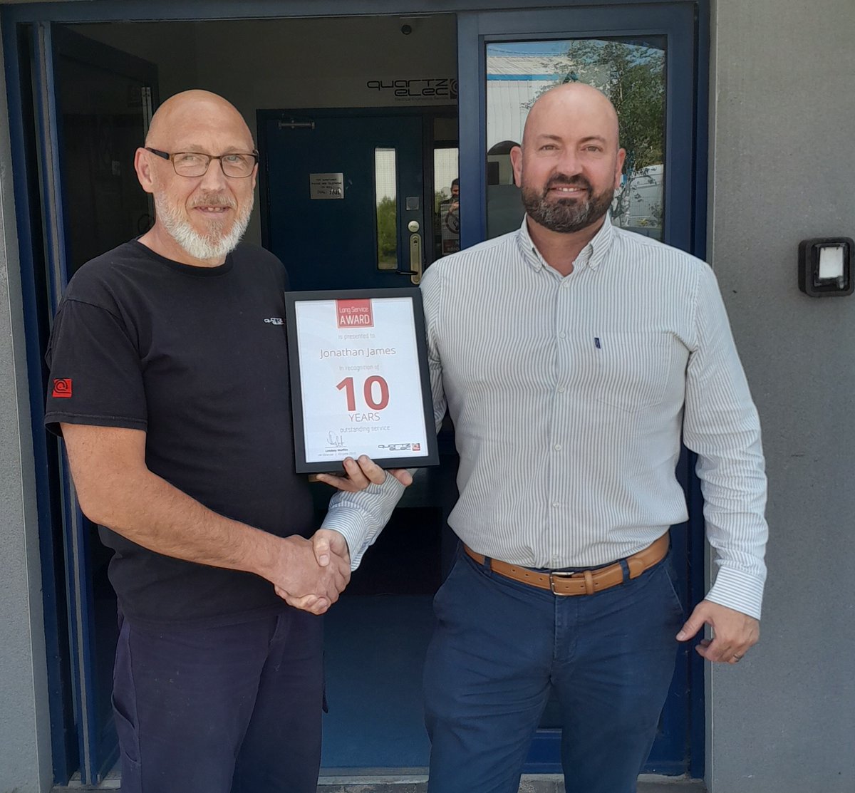 quartzelecltd's tweet photo. Congratulations to JONATHAN JAMES, Electrical Fitter Supervisor from our #Swansesa facility on your 10 Years' #LongServiceAward.
Thank you for being an important part of our company’s accomplishment and look forward to many more successful years with you!
#RewardAndRecognition https://t.co/5AYytRESbS