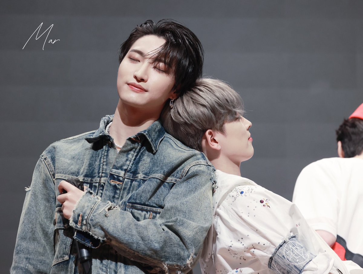 0625 Minirecord Fansign
The most beautiful and purest chemistry radiates from them💙
#ATEEZ #에이티즈 #SEONGHWA #성화 #HONGJOONG #홍중