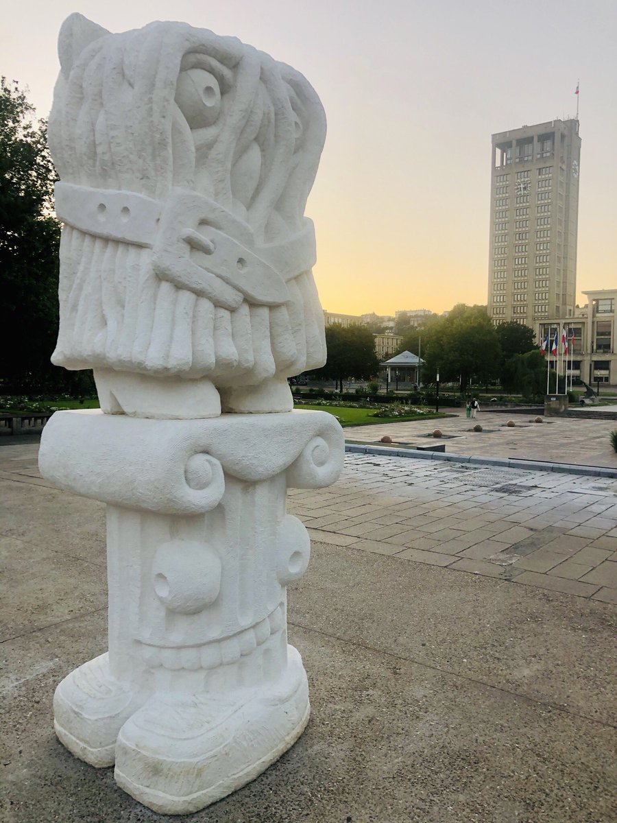 LHsansfiltre's tweet photo. Stefan Rinck 🇩🇪 - It Owl et Buffalo Croc
@UnEteauHavre 2023
Place Hôtel de Ville @LH_LeHavre @lehavreetretat 
#sculpture #totem #banc #pierre #aztec #azteque #pierre #blanche #lhqjm 
#perret #crocodile https://t.co/gTYnALTcJt