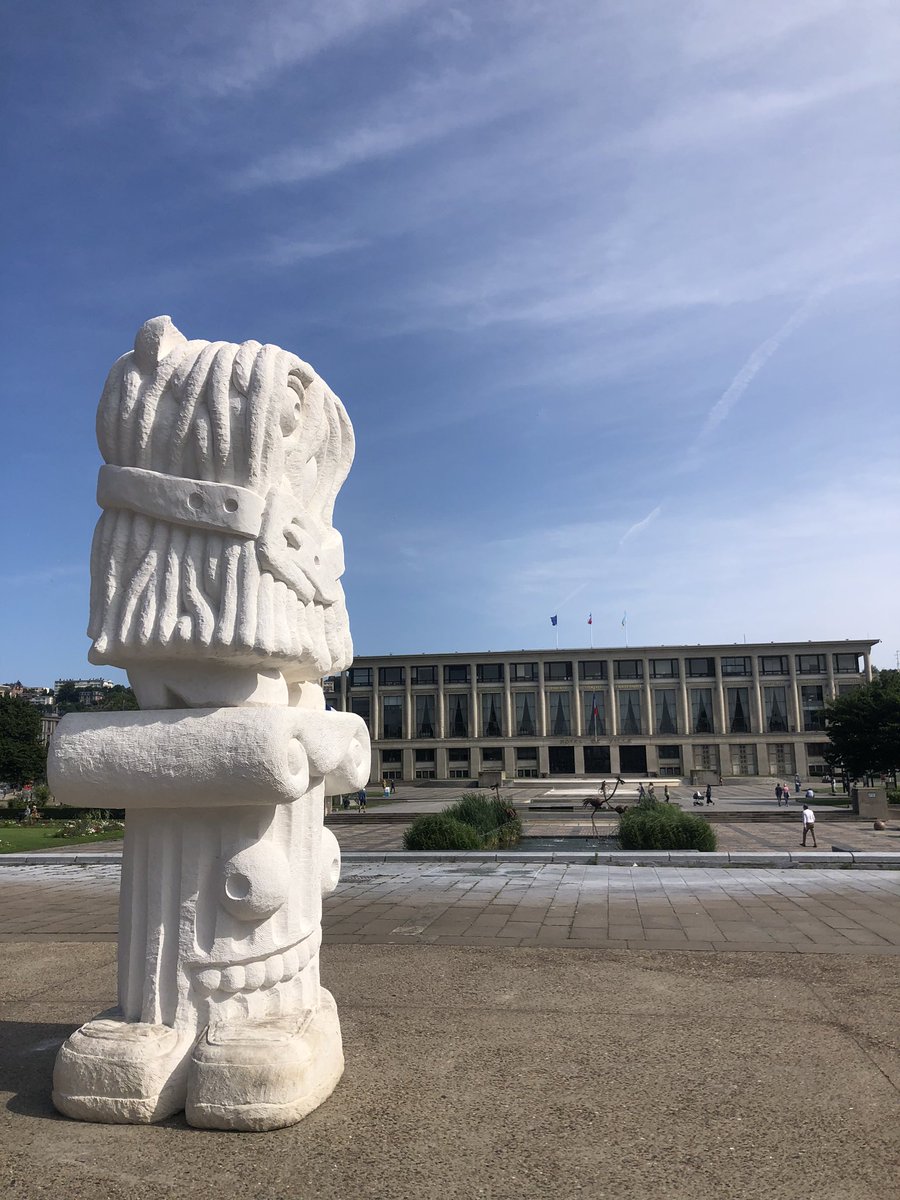 LHsansfiltre's tweet photo. Stefan Rinck 🇩🇪 - It Owl et Buffalo Croc
@UnEteauHavre 2023
Place Hôtel de Ville @LH_LeHavre @lehavreetretat 
#sculpture #totem #banc #pierre #aztec #azteque #pierre #blanche #lhqjm 
#perret #crocodile https://t.co/gTYnALTcJt