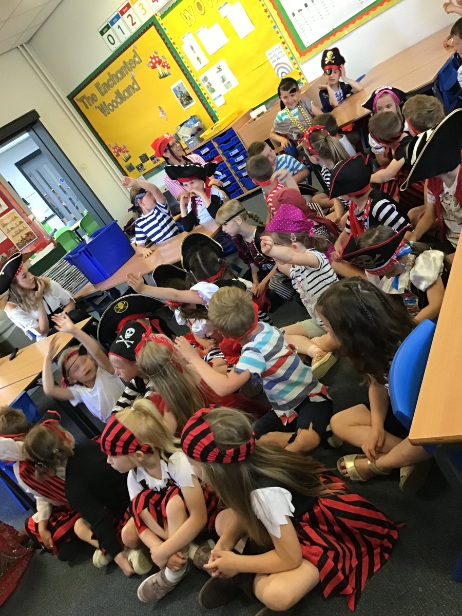 MarehamCE's tweet photo. 🏴‍☠️🦜Pirate  day  activities  are  in  full  swing  with  a  strong  focus  around  the  British  Values  today   🇬🇧 https://t.co/l9OimjyCfG