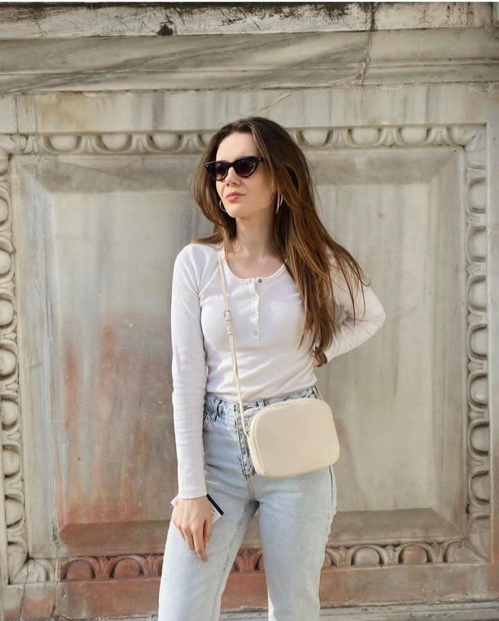 Yakın geçmiş gibi görünen ama hayatımda neler nelerin değiştiği uzak geçmiş.🌞💚

#doğa #güneş #bahar