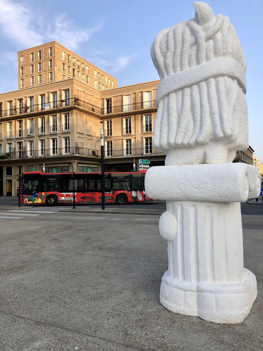 LHsansfiltre's tweet photo. Stefan Rinck 🇩🇪 - It Owl et Buffalo Croc
@UnEteauHavre 2023
Place Hôtel de Ville @LH_LeHavre @lehavreetretat 
#sculpture #totem #banc #pierre #aztec #azteque #pierre #blanche #lhqjm 
#perret #crocodile https://t.co/MxhcRYSRgO