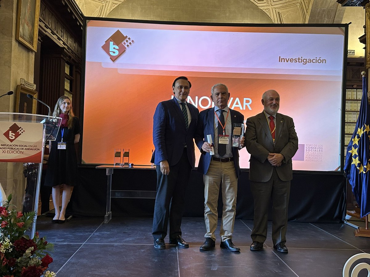 Foro Consejos Sociales (@forocsa) on Twitter photo "🏆 #PremiosImplicaciónSocial23 en “investigación” para <a href="/CPPinnolivar/">INNOLIVAR</a>
✅ Por mejorar el sector del olivar mediante #innovación
📸Jesús A. Gil, coordinador de #Innolivar
📸 <a href="/GoVillamandos/">José Carlos Gómez Villamandos</a>, Consejero de <a href="/UniversidadAnd/">Consejería Universidad, Investigación e Innovación</a>
📸Francisco Muñoz, Secretario de <a href="/ForoCSA/">Foro Consejos Sociales</a> "🏆 #PremiosImplicaciónSocial23 en “investigación” para <a href="/CPPinnolivar/">INNOLIVAR</a>
✅ Por mejorar el sector del olivar mediante #innovación
📸Jesús A. Gil, coordinador de #Innolivar
📸 <a href="/GoVillamandos/">José Carlos Gómez Villamandos</a>, Consejero de <a href="/UniversidadAnd/">Consejería Universidad, Investigación e Innovación</a>
📸Francisco Muñoz, Secretario de <a href="/ForoCSA/">Foro Consejos Sociales</a>