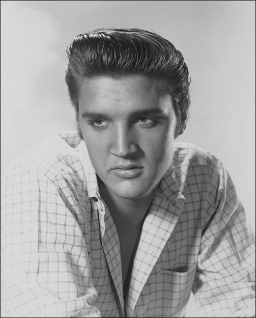 records_elvis's tweet photo. “Some people tap their feet, some people snap their fingers, and some people sway back and forth. I just sorta do ‘em all together, I guess.” - Elvis Presley https://t.co/ZHty6uXjIP