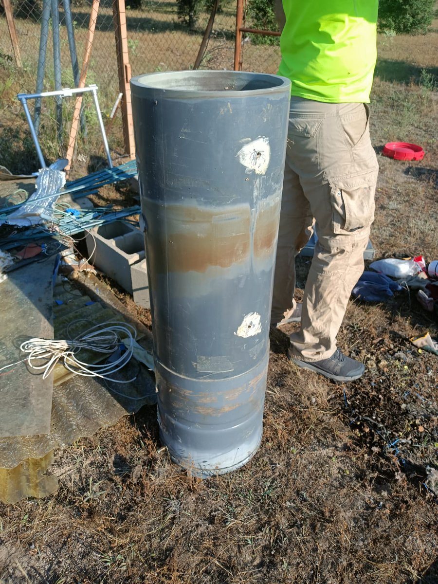 balugani_enrico's tweet photo. Dismantling my #PhD experiment after more than 12 years of data with @UTwente! #lysimeter to measure #evaporation in #semiarid area, very dry conditions, published in https://t.co/ZgEGYCsCuS https://t.co/Vc3wxpi0u1