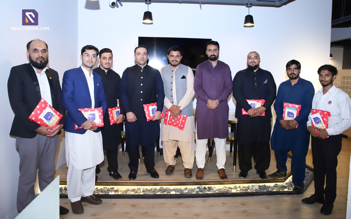 realtorspk_com's tweet photo. https://t.co/2m8f8P8sdE distributed gifts to employees on occasion of #EidUlAdha to make it more joyous
Let’s have a look at few of the glimpses!
#therealtorspk #realtorspk #eiduladhamubarak #eidulazha #eidulaadha2023 #eidgifts #lifeatrealtors #wearerealtors #giftdistribution https://t.co/bBsIAUvaWU