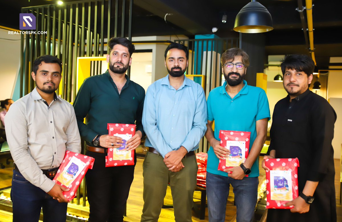 realtorspk_com's tweet photo. https://t.co/2m8f8P8sdE distributed gifts to employees on occasion of #EidUlAdha to make it more joyous
Let’s have a look at few of the glimpses!
#therealtorspk #realtorspk #eiduladhamubarak #eidulazha #eidulaadha2023 #eidgifts #lifeatrealtors #wearerealtors #giftdistribution https://t.co/bBsIAUvaWU