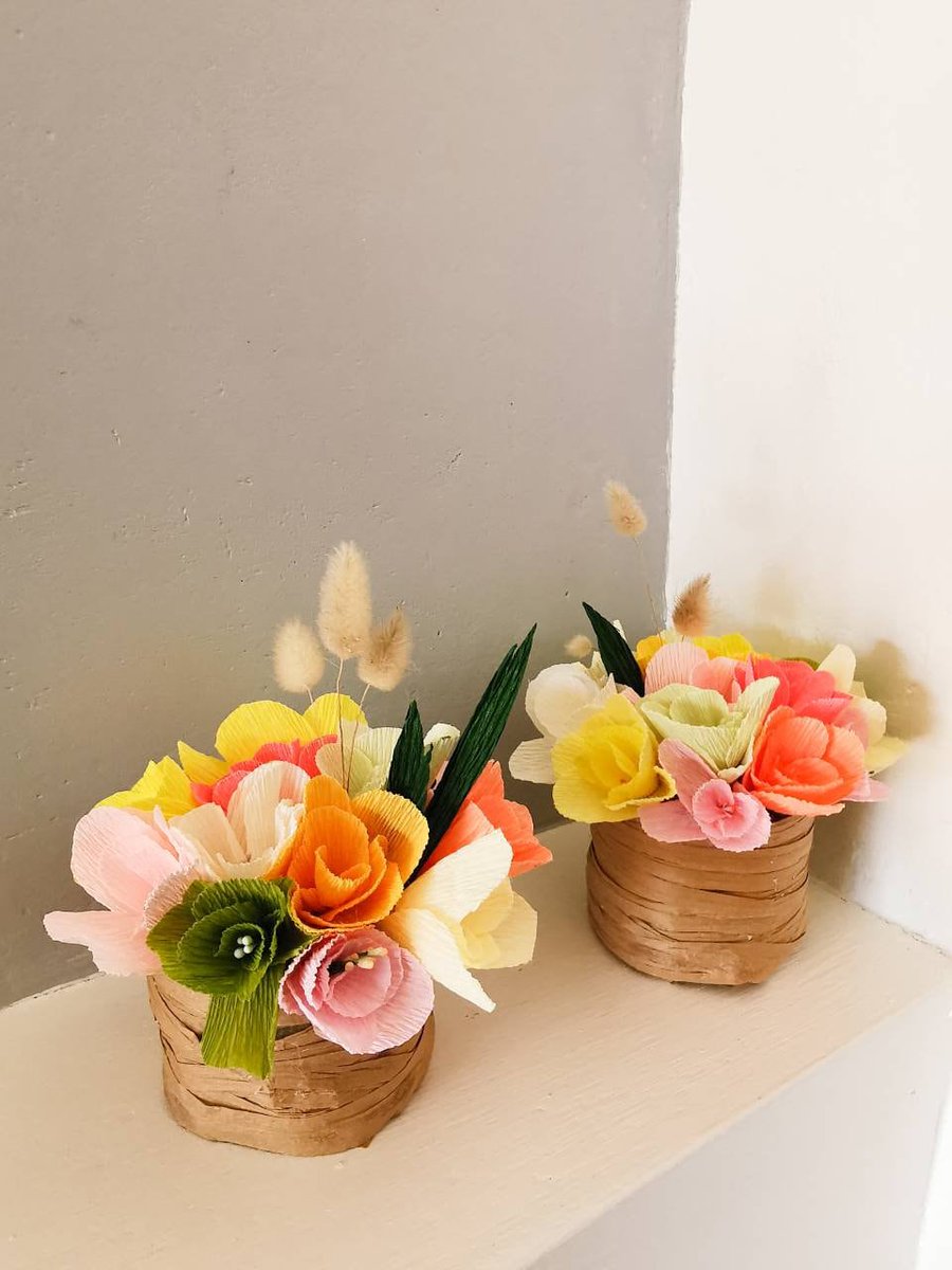 CasarellaOrigam's tweet photo. Nouvelle Semaine
Nouvelle Créa ! 🌺
Composition florale composée de fleurs en papier piquées dans une mousse florale.
#artdupapier #artfloral #compositionflorale #artisanatfrancais #acheterlocal #fleursenpapier #fleurs #durable
https://t.co/ow11x9bNPs https://t.co/IzS0fHDB7T