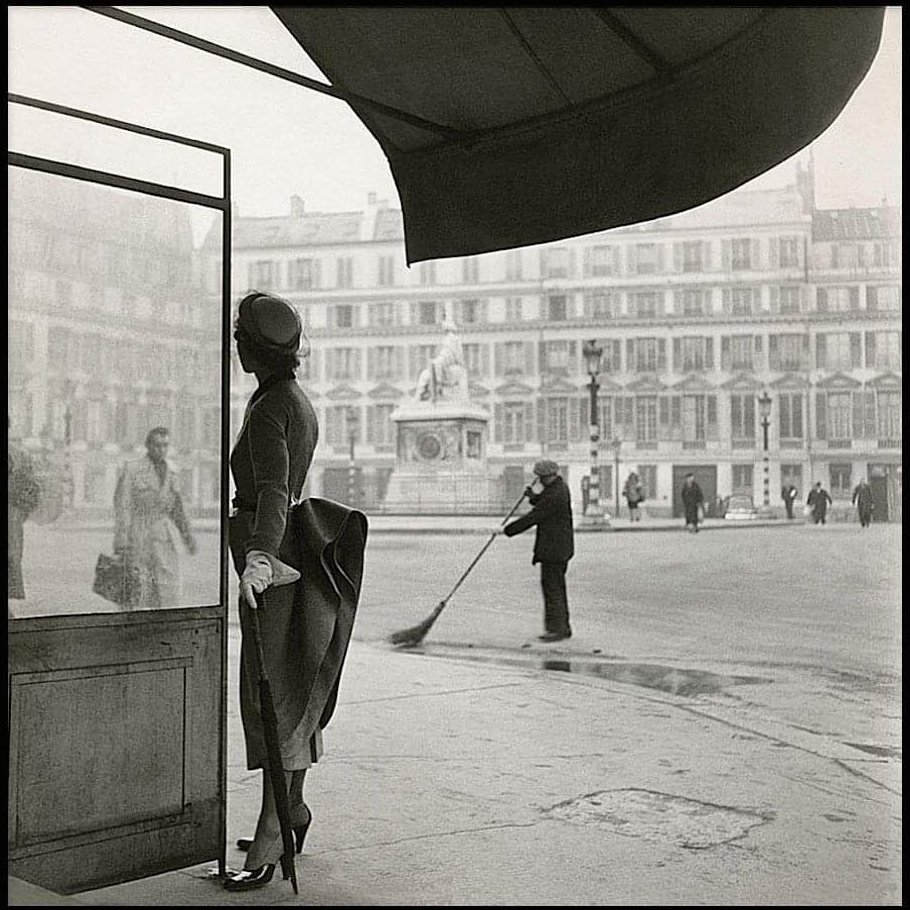 Clifford Coffin.
Cocotte 
1948. Paris Vogue