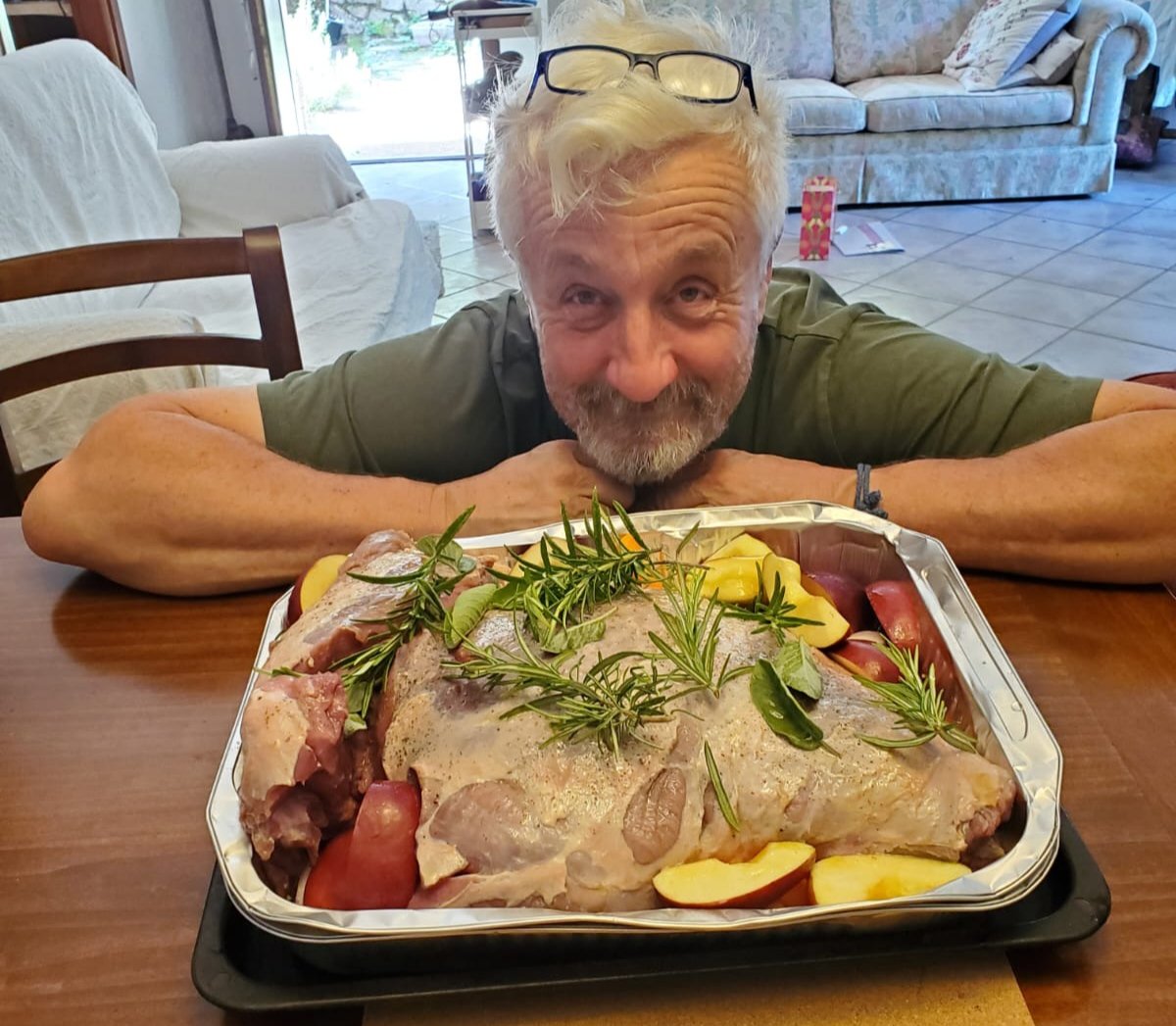 Paul Tout On Twitter Leg of boar Now In The Oven 120 C Out At 7pm paul-tout-on-twitter-leg-of-boar-now-in-the-oven-120-c-out-at-7pm