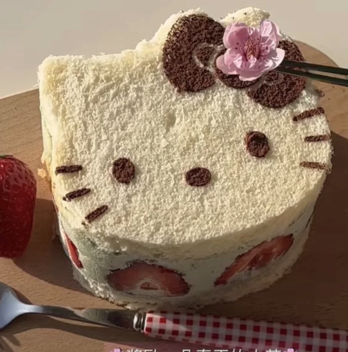 hello kitty cake