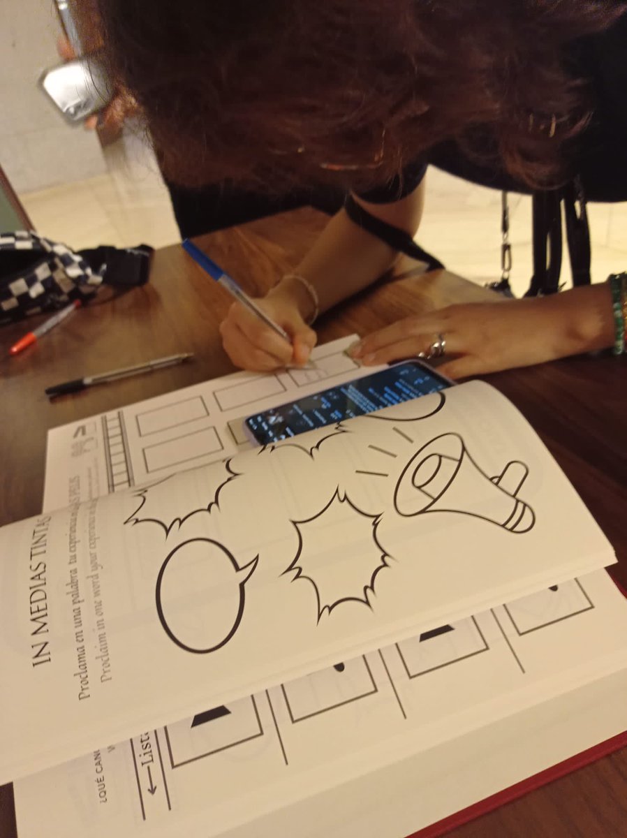 Benito_Navarret's tweet photo. El programa #InmediaRes del @museodelprado para jóvenes está dando sus frutos: han creado su propio libro de visitas para que todos dejéis vuestras opiniones sobre la Expo #HerreraElMozo “Vine, vi y hablé”. El libro de visitas es el mejor instrumento que tiene un comisario para saber la opinión de una exposición a través de las opiniones libres de sus visitantes. Ayudan a mejorar y conectan con el espectador, verdadero destinatario de lo que queremos contar @museodelprado https://t.co/EWcMjWnjT3