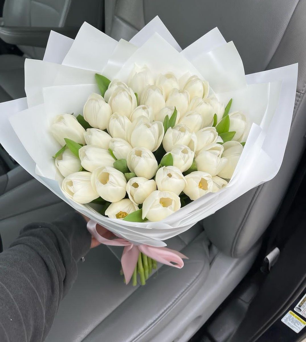 vancyyflorist's tweet photo. Bunga Buket Tulip, bunga Tulip Putih import https://t.co/31zEEX891w