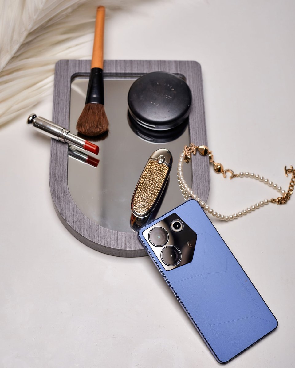 tecnomobileug's tweet photo. How Blue is your Monday?
#BestMonday #Camon20Series https://t.co/UbIEOn1FbI