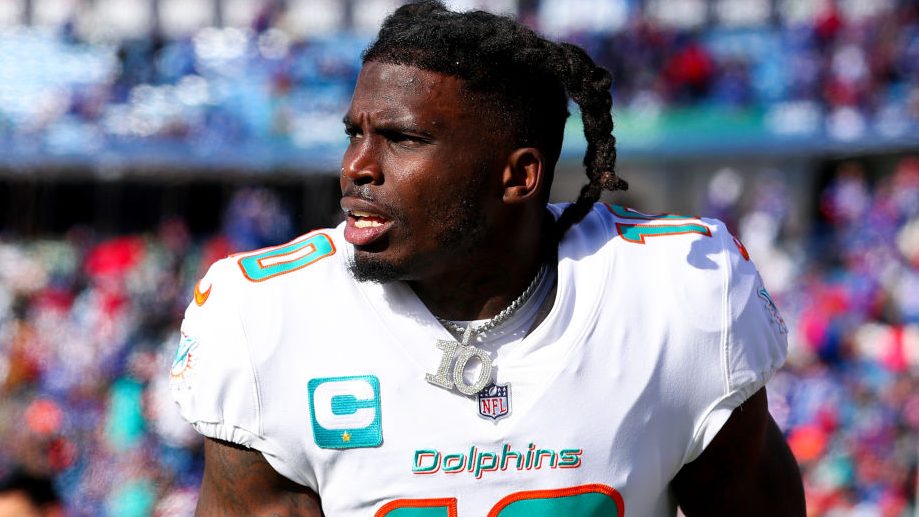 NationalFootb19's tweet photo. Details of latest Tyreek Hill incident remain murky
#Miami_Dolphins, #Rumor_Mill, #Top_Stories #NFL https://t.co/0MD7m9qBbh https://t.co/wzUMW7J2S7