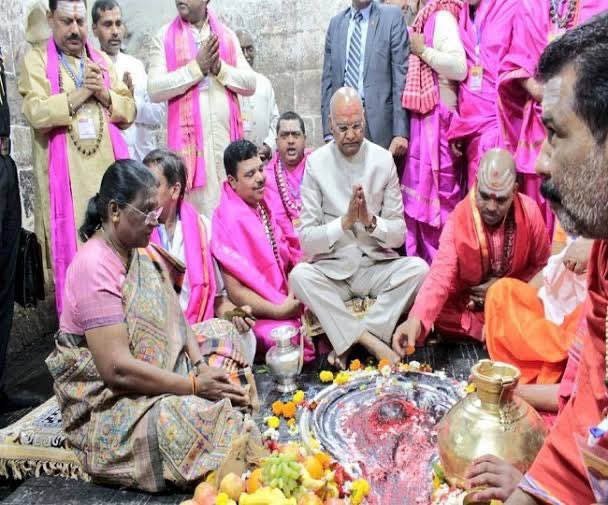 2384Das's tweet photo. @YZ_Andhbhakt @Awhadspeaks लाळचाट्यानो हे बघा.. https://t.co/P37CXTnqHA