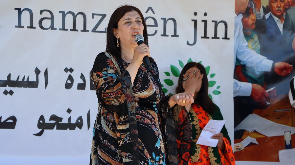 Learn more about the life and activism of Yusra Darwish, co-chair of Qamishlo Canton Council who was assassinated by a Turkish drone last week in NE #Syria. Yusra dedicated her life to transforming society and was active in the field of education.
#Rojava
anfenglishmobile.com/rojava-syria/y…