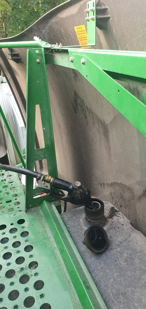 AlexisLeherle's tweet image. Derniers préparatifs avant de commencer la #Moisson2023 cet après-midi 😊
#FrAgTw