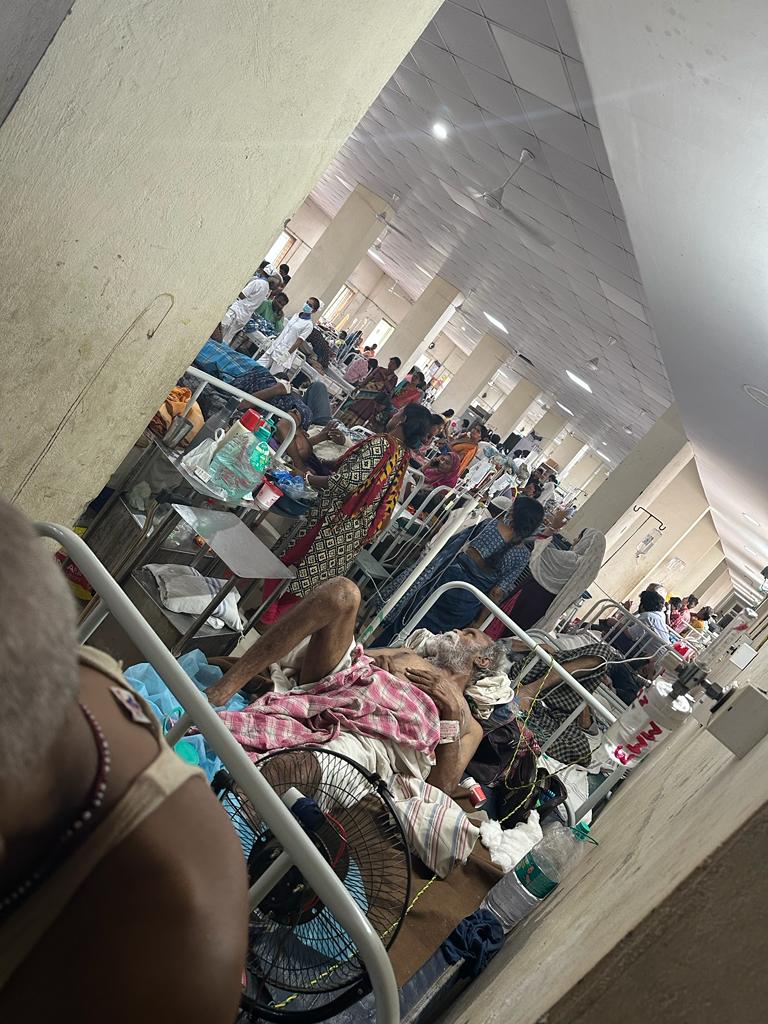 DrVarun2610's tweet photo. The pathetic situation of one the best medical college hospitals of India. Even the best state government of Indian states, not noticing it. #OSMANIA.
@justice_for_ogh @TelanganaCMO @KTRBRS @KTRoffice @RaoKavitha @BRSHarish @BJP4Telangana @INCTelangana @TelanganaToday @V6News https://t.co/H3RgRd5O2Y