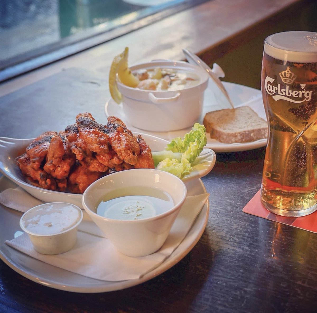 Start your week with some great food and drinks here in The Auld Dubliner 🤩

#theaulddubliner #theaulddublinerpub #templebar #dublin #dublinpubs #templebardublin #pints #irishpub #ireland
