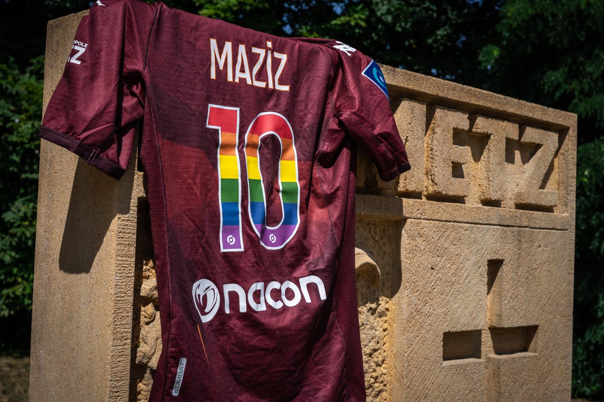 FCMetz's tweet photo. [ ℂ𝕝𝕦𝕓 ]  

🫶 𝐄𝐭 𝐬𝐢 𝐨𝐧 𝐯𝐨𝐮𝐬 𝐫𝐞𝐦𝐞𝐫𝐜𝐢𝐚𝐢𝐭 𝐝𝐞 𝐯𝐨𝐭𝐫𝐞 𝐬𝐨𝐮𝐭𝐢𝐞𝐧 𝐬𝐚𝐧𝐬 𝐟𝐚𝐢𝐥𝐥𝐞 ?  

🎁 Envie de gagner ce joli maillot porté par Youssef Maziz face à @GF38_Officiel.

🤝 Pour participer, je partage ce tweet et je tague 3️⃣ amis en commentaires 👇