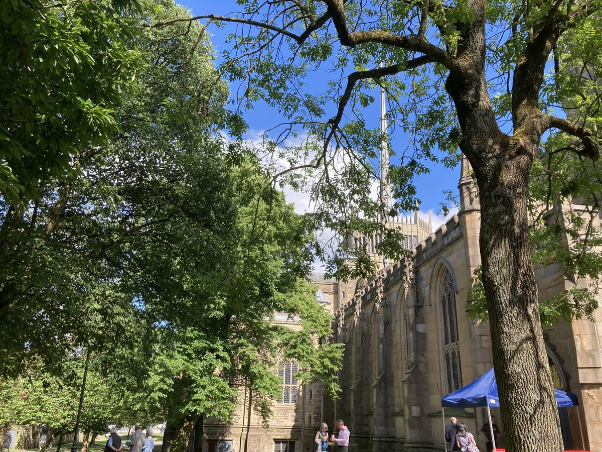 Amazing, spirit led worship at @bbcathedral on Saturday for @BpBlackburn installation. Joyous atmosphere, impressive organisation, fabulous music @JohnRobOrganist & we were challenged to SING! We had a flashing glimpse of the Kingdom. Thank you @damianjokeeffe for the invitation.