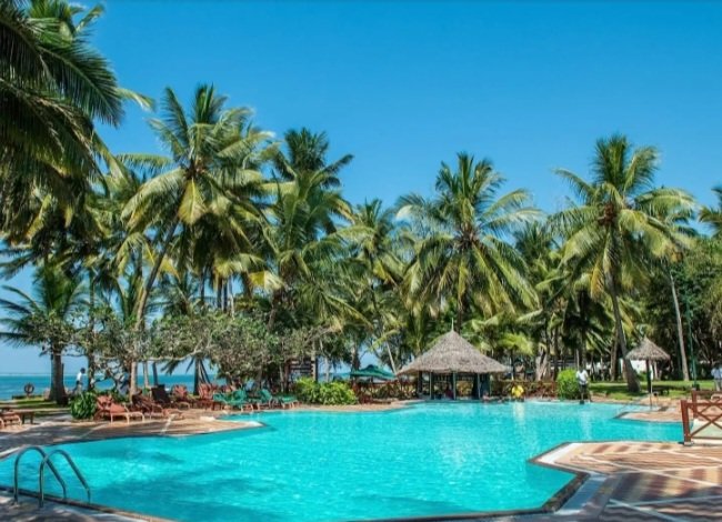 AllInOneToursT1's tweet photo. The beach is screaming your name..
Enjoy  2 night's 3 days package in mombasa with your friends or family at the beautiful Serena Beach Resort And Spa.
 
Rate:Ksh 24,500 per person sharing on half-board. 

 valid upto 31st July 2023. #nhif #Naivasha #travelphotography #travel https://t.co/38YzII97wN
