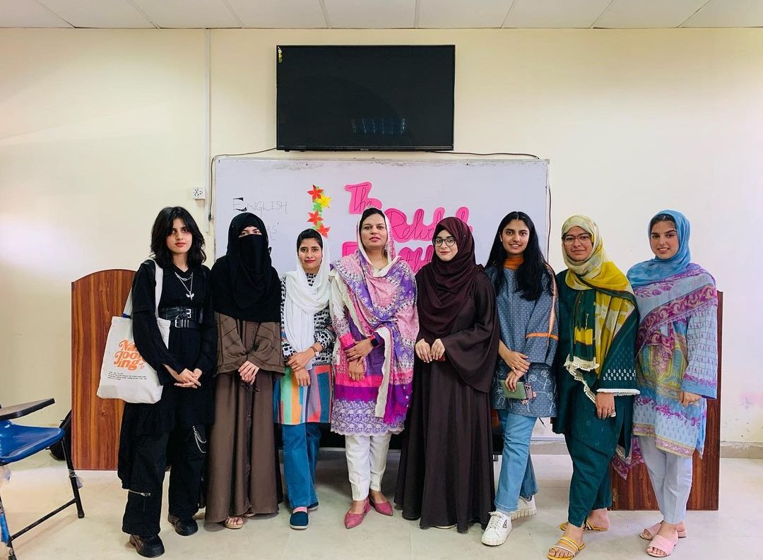 ErcNuml's tweet photo. Members of English Readers' Club at NUML University, exuding their passion for literature and fostering a vibrant community of avid readers. #ERC #numl #LiteraryEnthusiasts https://t.co/7uI8XjwnzF