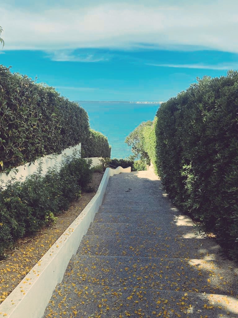 Enjoying the summer 🌞⛱️
.
#summer 
#beachday 
#visitcalamillor 
#calamillor 
#bestbeaches 
#familydestination