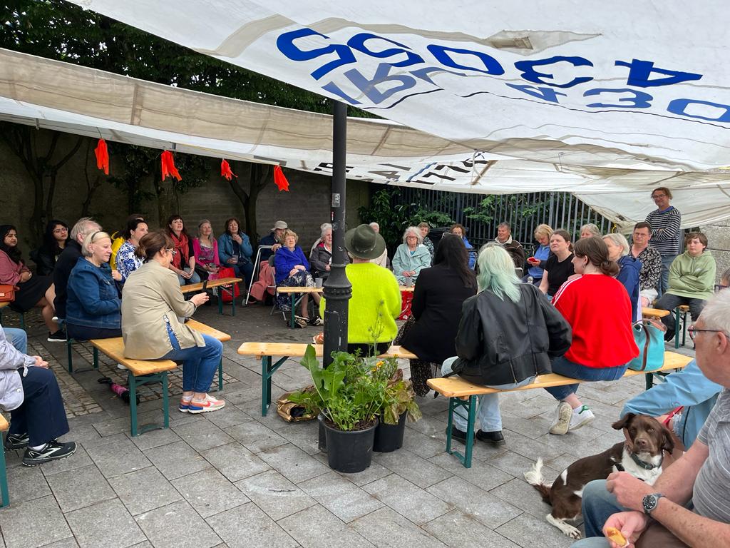 Beautiful evening at #RedAbbey on Friday, talking all things #community 😍Young & old shared memories, hopes & ideas. All wrapped up with a rendition of the Banks! Thanks to South Parish Old Folks, Jennie Moran @CorkMidsummer & our lovely GP, Leandre. #VillageInTheCity