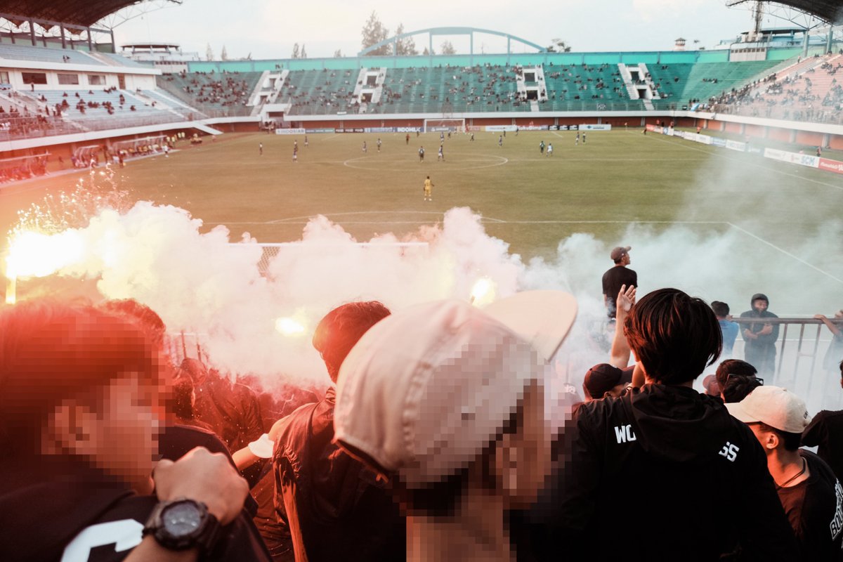 BCSxPSS_1976's tweet photo. Bound by love for the club, but frustrated with the management.

PSS Sleman vs Persib Bandung | 25 Juni 2023 https://t.co/EamEmNUnFL