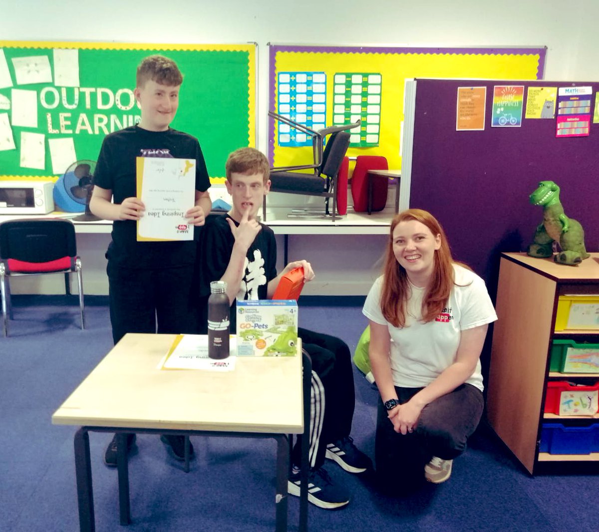 Miss Robertson tweet media