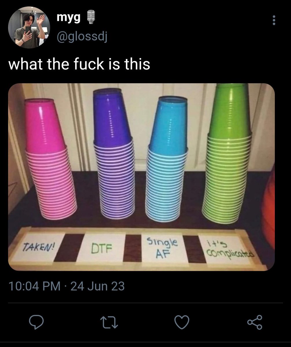 nekojitayoongi's tweet photo. a #yoonjin au where—

seokjin doesn't understand why yoongi's cup is green.

𝘺𝘰𝘰𝘯𝘨𝘪, on the other hand, kind of wants to smash seokjin's blue cup against his stupidly handsome, oblivious face.

(their friends are 𝘴𝘵𝘢𝘺𝘪𝘯𝘨 𝘰𝘶𝘵 𝘰𝘧 𝘪𝘵.) https://t.co/z3B6Ea6dNt