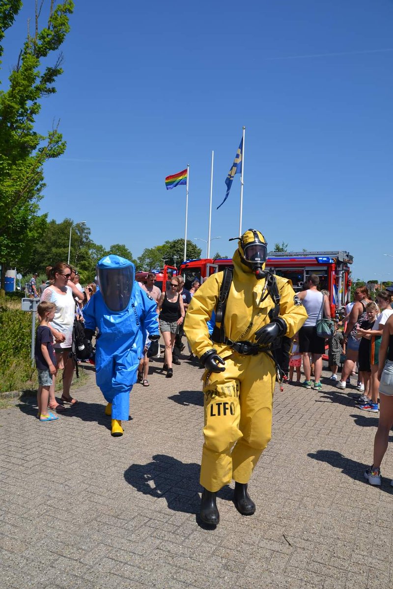 pim_gorter's tweet photo. Gisteren opendag van de politie, waarbij ook de ambulance dienst aanwezig was, bergings bedrijf Hoogwout, handhaving en de brandweer met de afdeling #LTFO #CBRNe was een geslaagde (warme) dag, mijn dank gaat uit naar het #LTFO die had mij uitgenodigd om 📷 te komen maken https://t.co/2RwWyL8o6S