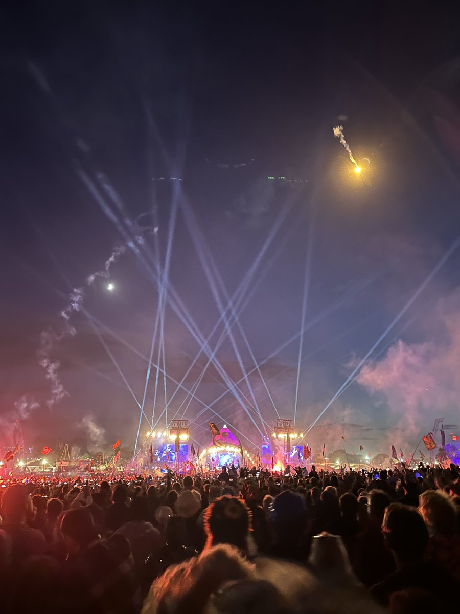 Home from the centre of the universe. 

I’ve been going for 10 years now, and you’re never prepared for what’s in store. Unrelenting, magical, beautiful.

Glasto from the bottom of my heart, I fucking love you ♥️ 

#Glastonbury #Glasto