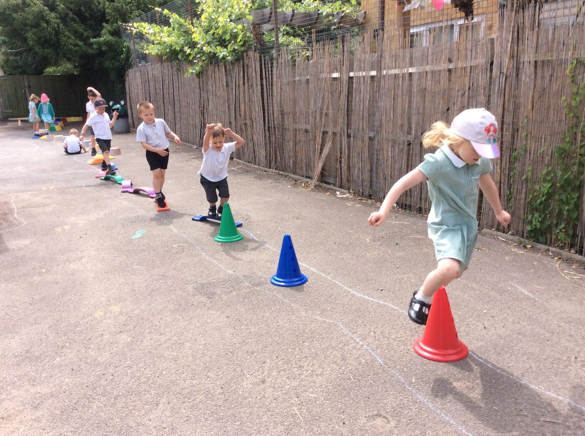 EyfsLakeside's tweet photo. Obstacle fun this morning outside! https://t.co/jQ03HggROx