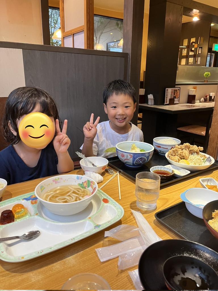 こうちゃんメガ盛り唐揚げ定食😭😭
ご飯大盛りのうどん…
ぺろりと食べました😭