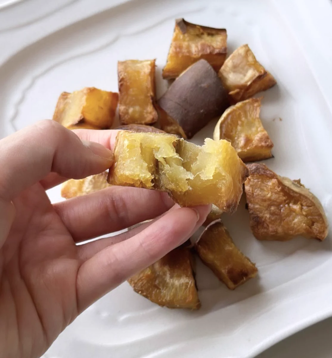焼き芋が一番甘いと思ったけどそれを超える？砂糖も油も使わずにさつまいもをカリカリで甘く焼く方法！