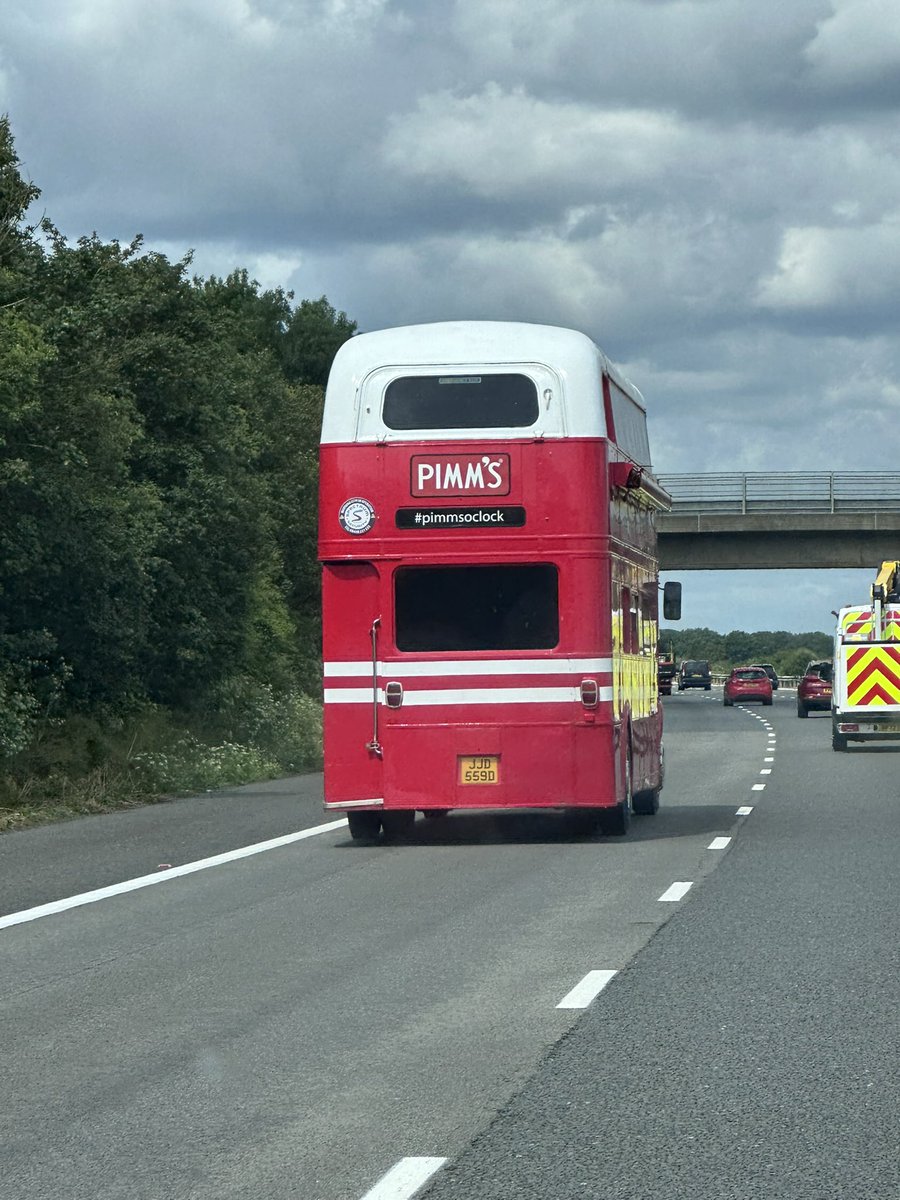 itsJade92x's tweet image. When you see the Pimm’s bus on the motorway #pimmsoclock @PimmsGB