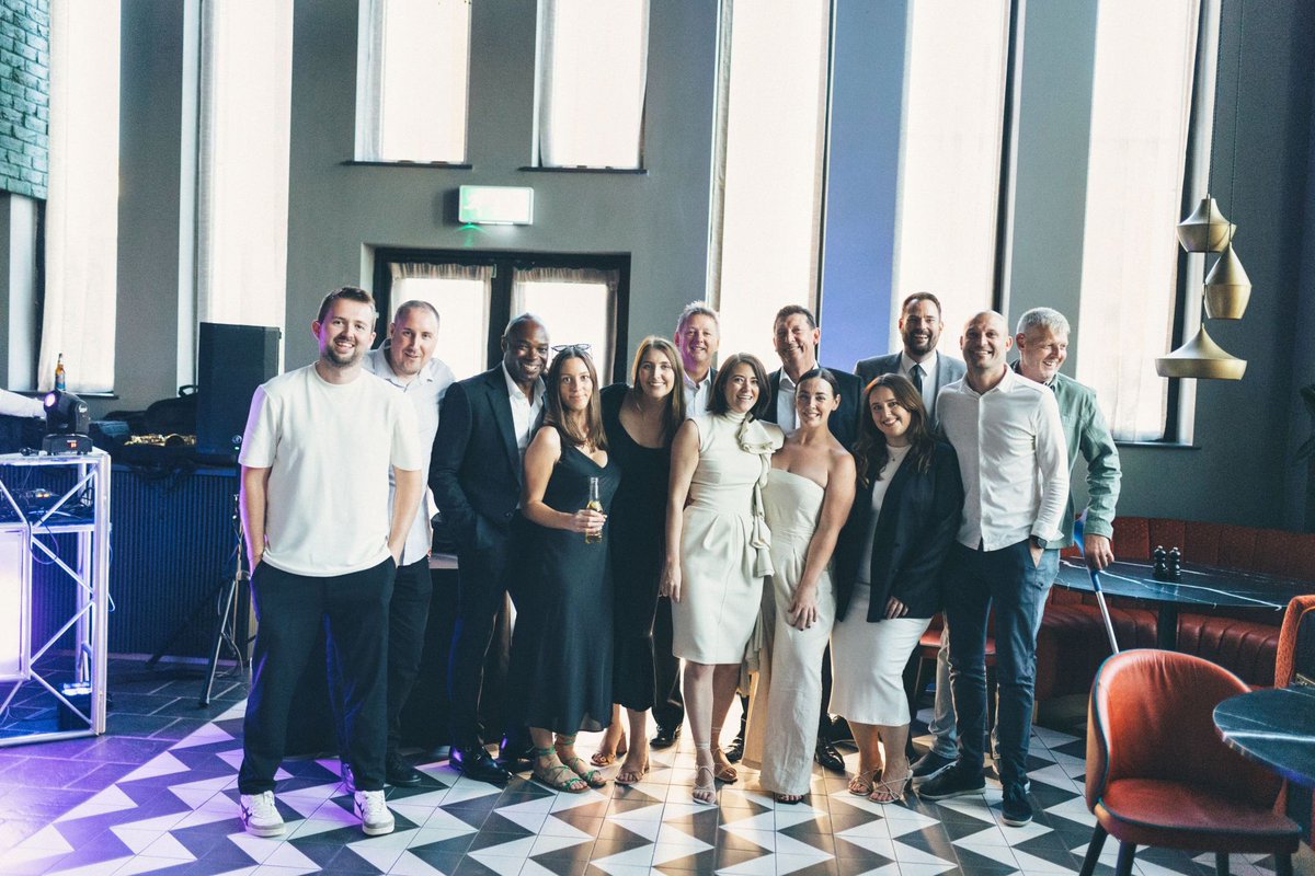 beth_mckenna's tweet photo. @DowntownBusines 20th birthday bash! #TEAMDIB #DIBevents 🖤🤍🖤🤍 https://t.co/Gik8A0ib0t