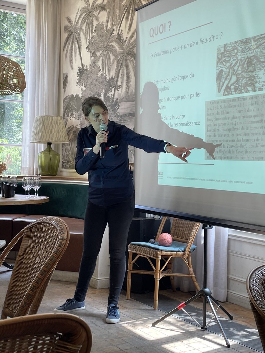 Présentation de la démarche d’identification des lieux dit du ⁦<a href="/BeaujolaisSia/">VigneronsBeaujolais</a>⁩ par Floriane Henry, journée dédiée aux professionnels aux Belles Plantes Paris avec ⁦<a href="/TerredeVins/">Terre de Vins</a>⁩