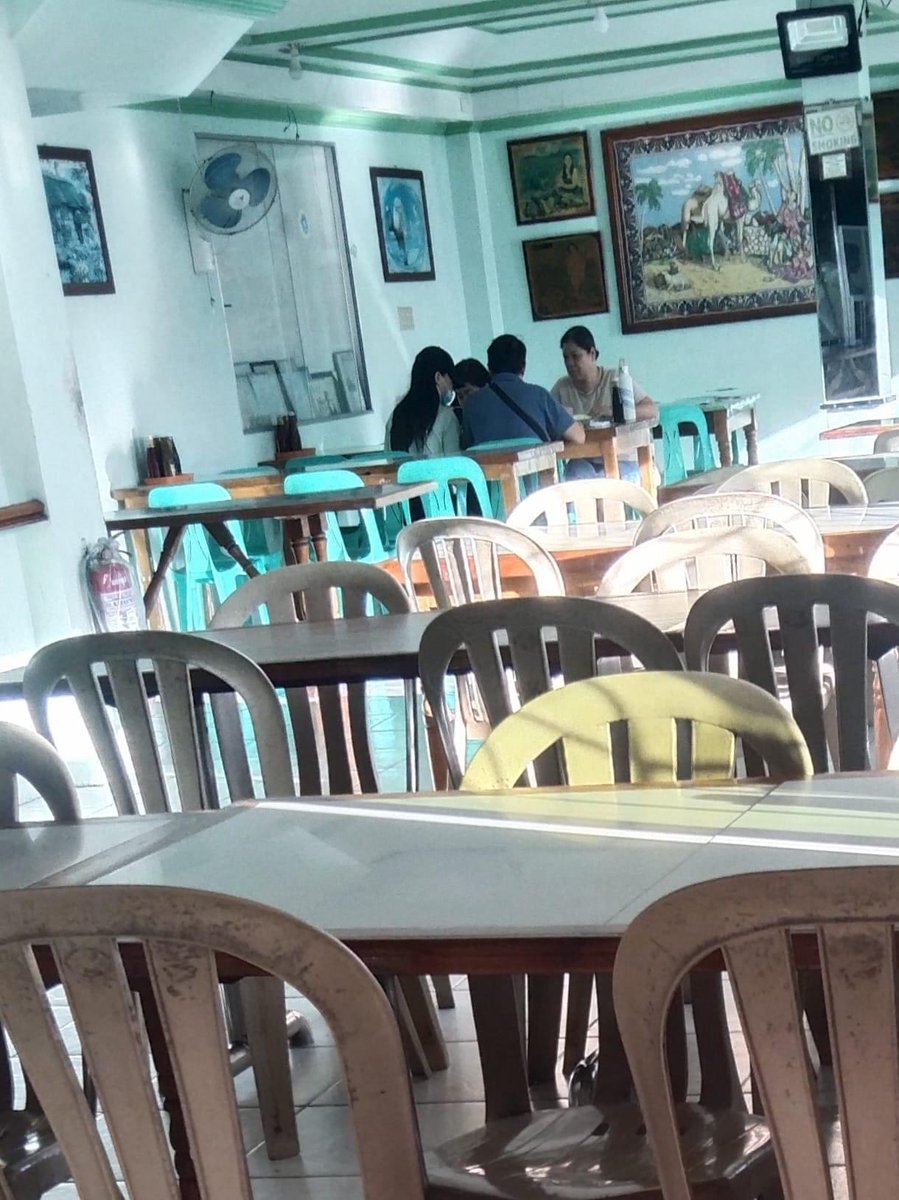 “Thank you ms. Kisses delavin and family 
Napakabait niyo 🤧❤️ ang ganda mo <a href="/KissesDelavin/">Kisses Delavin</a> ❤️🥺”

#KissesDelavin, Tita C and Tito G at Lita’s Seafood House 🩵