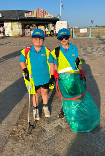 IngoldmellsAcad's tweet photo. It's always great to see our Ingoldmells pupils helping out in the local community.  Our Beavers have been earning their 'Environmental' Badge! https://t.co/DphM3zLDHK