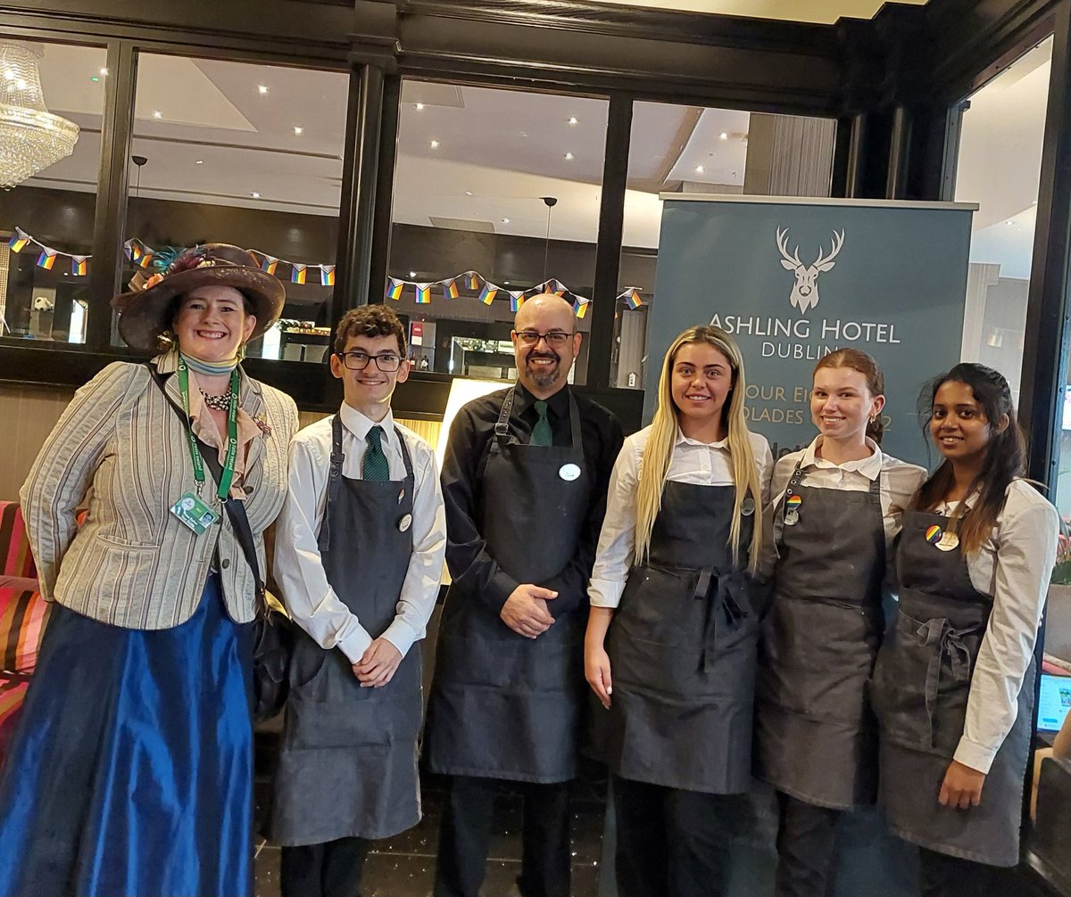 singtourguide's tweet photo. STAR OF A HOTEL
Big thanks to the staff and management of Dublins fabulous Ashling Hotel who look after me on a weekly basis, tks to Ronan and his team #AshlingHotel #visitdublin  #dublinhospitality #singingtourguide #irelandsancienteast
#independenttourguideassociation #dublin https://t.co/c3yrwx2Rmq